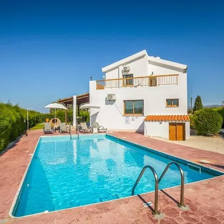 In Sleeps 6 Includes Swimming Pool Air Con And Wifi 7 6 Villa Mavroli