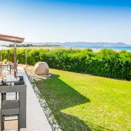 Villa In Sleeps 6 Includes Swimming Pool Air Con And Wifi 7 6 *