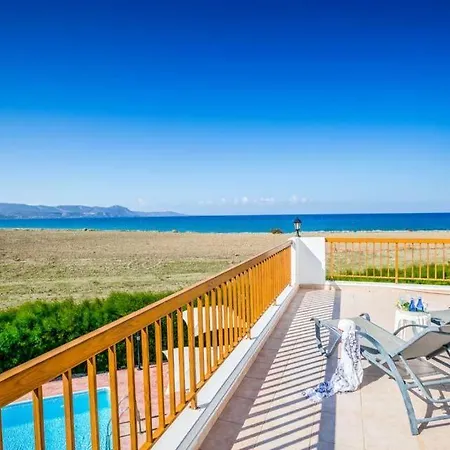 In Sleeps 6 Includes Swimming Pool Air Con And Wifi 7 6 Mavroli