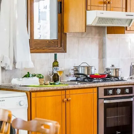 빌라 In Sleeps 6 Includes Swimming Pool Air Con And Wifi 7 6 *