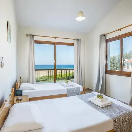 빌라 In Sleeps 6 Includes Swimming Pool Air Con And Wifi 7 6 Mavroli