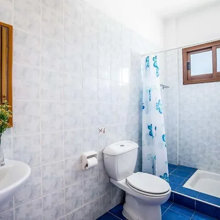 In Sleeps 6 Includes Swimming Pool Air Con And Wifi 7 6 Villa